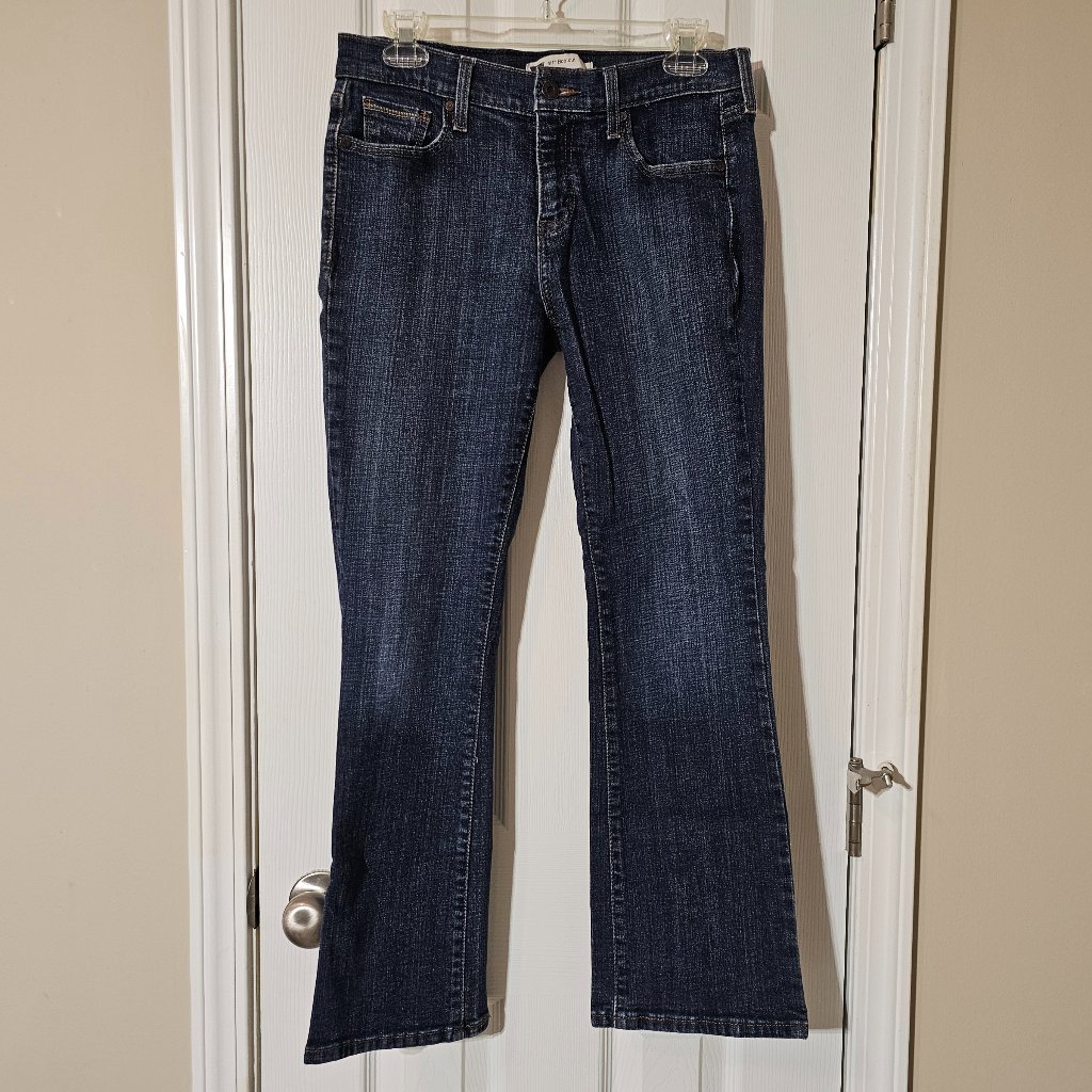 Levis 515 Bootcut Womens Jeans - Size 6 Short - 30x28.5